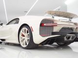 Bugatti Chiron Edición Hermès blanco en showcase